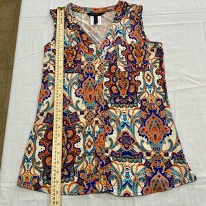 BCBG MAXAZRIA Women's Sleeveless Blouse Paisley Print V-Neck with Pockets